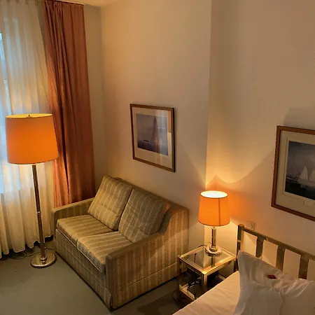 Windsor Hotel 3*